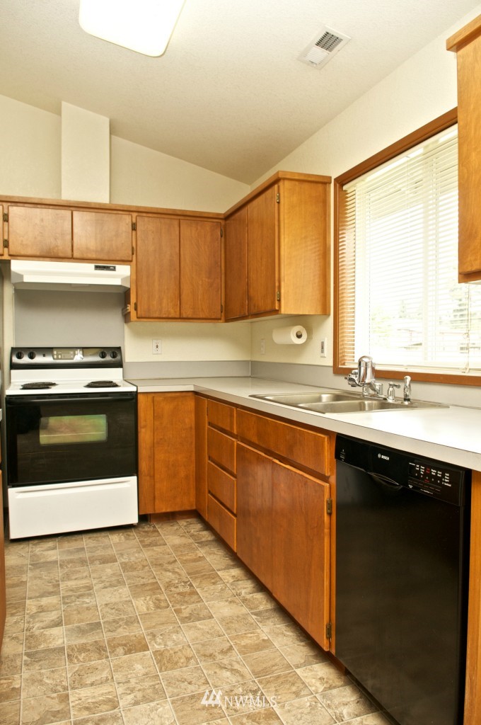 13320 Erskine Road Southwest Rochester, WA 98579 - Photo 9 of 25