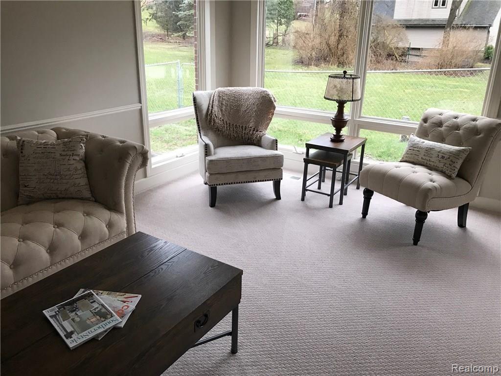 4909 Freer Street Rochester, MI 48306 - Photo 7 of 19 Living Room