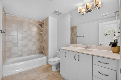 $649,000 | 403 South Sapodilla Avenue, Unit 307, West Palm Beach, FL 33401
