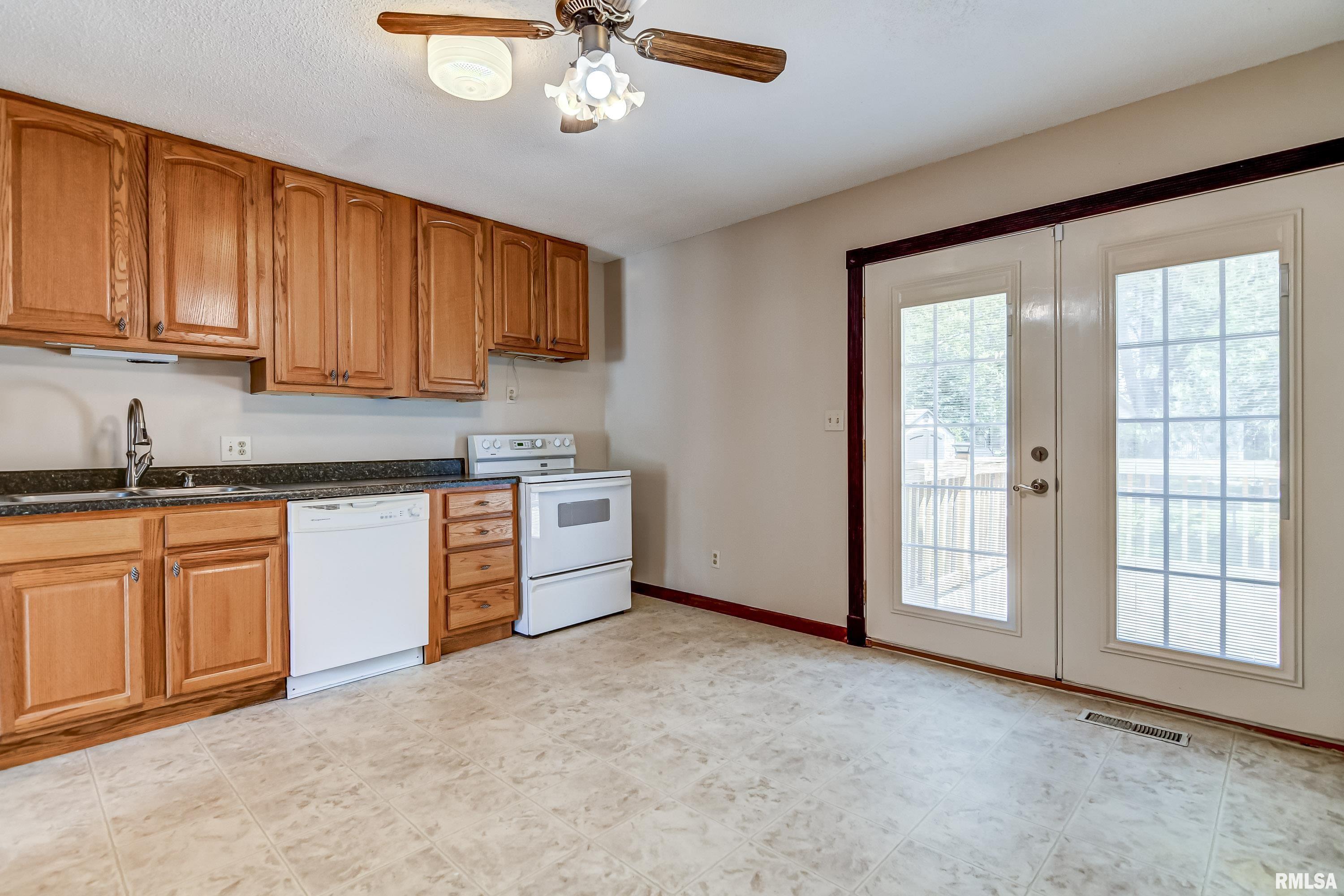 3812 Thrush Lane Springfield, IL 62707 - Photo 12 of 35 Gallery Image 12