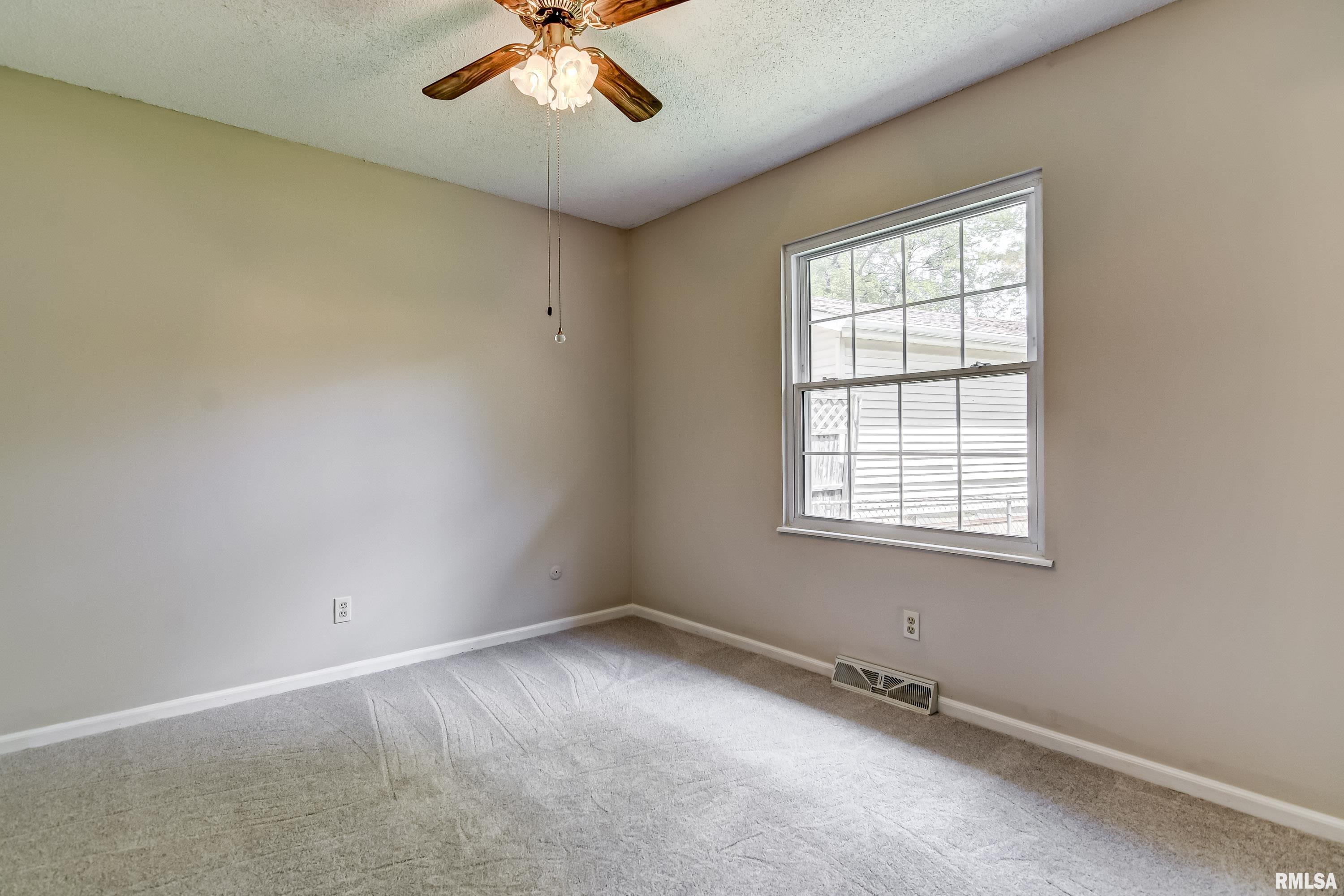 3812 Thrush Lane Springfield, IL 62707 - Photo 13 of 35 Gallery Image 13