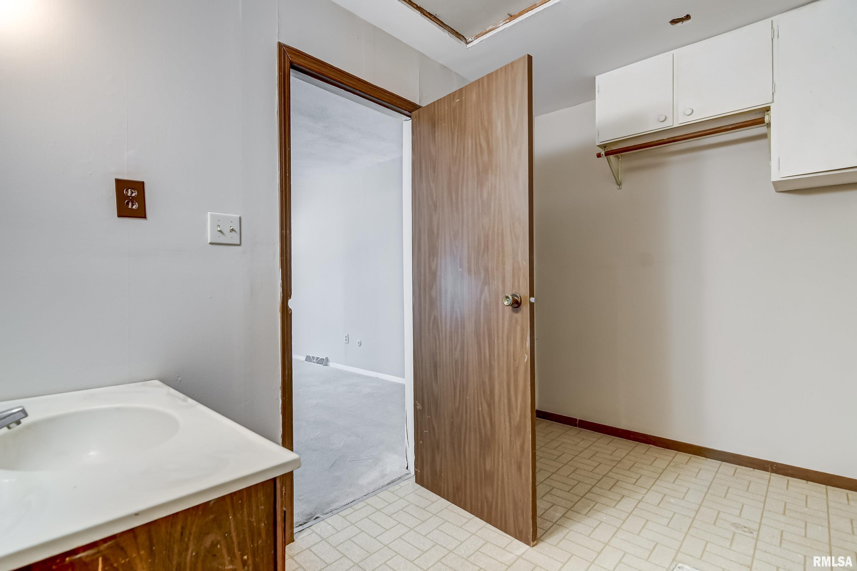 3812 Thrush Lane Springfield, IL 62707 - Photo 29 of 35 Gallery Image 29