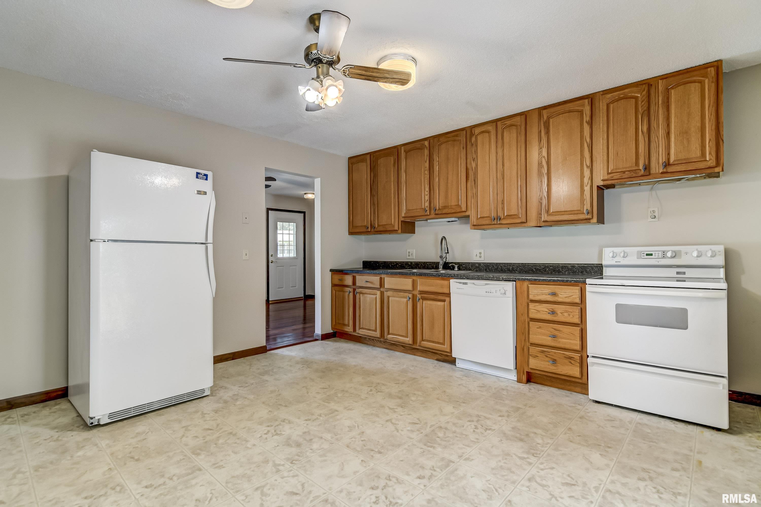 3812 Thrush Lane Springfield, IL 62707 - Photo 10 of 35 Gallery Image 10