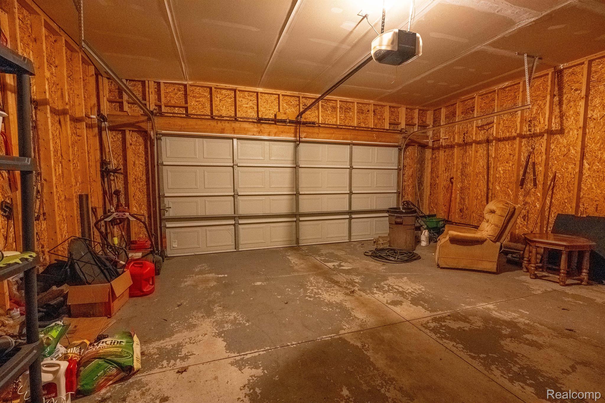 21116 Middlebelt Road Farmington, MI 48336 - Photo 36 of 43 Attached Garage