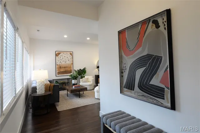 $1,895 | 3184 Oak Hill Avenue, St. Louis, MO 63116