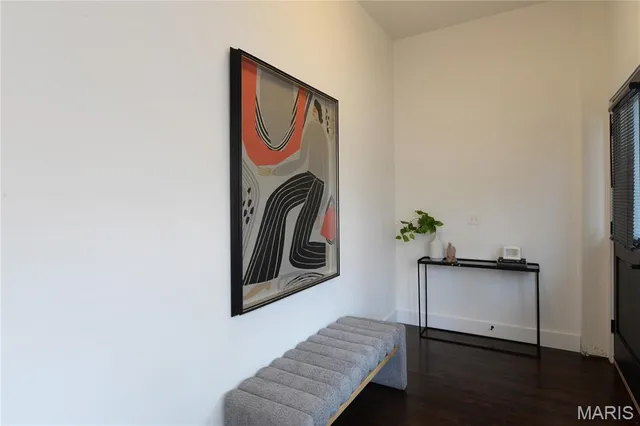 $1,895 | 3184 Oak Hill Avenue, St. Louis, MO 63116