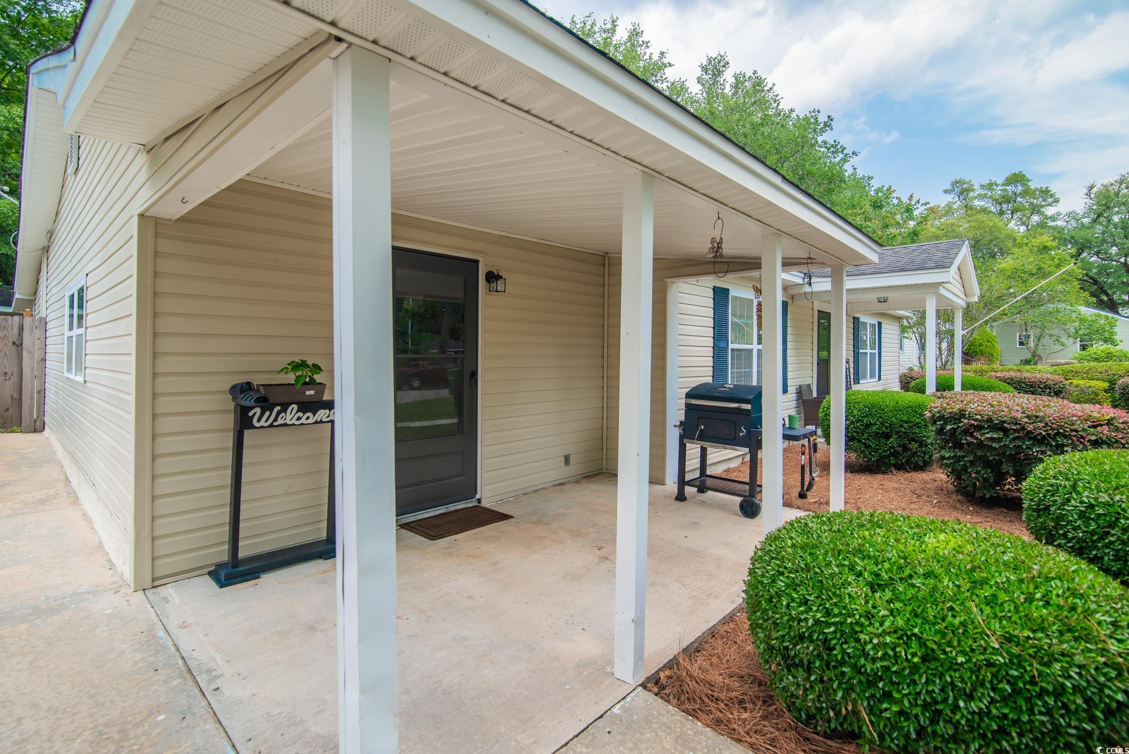 2510 Redwood Street Georgetown, SC 29440 - Photo 4 of 27 Porch with grilling area