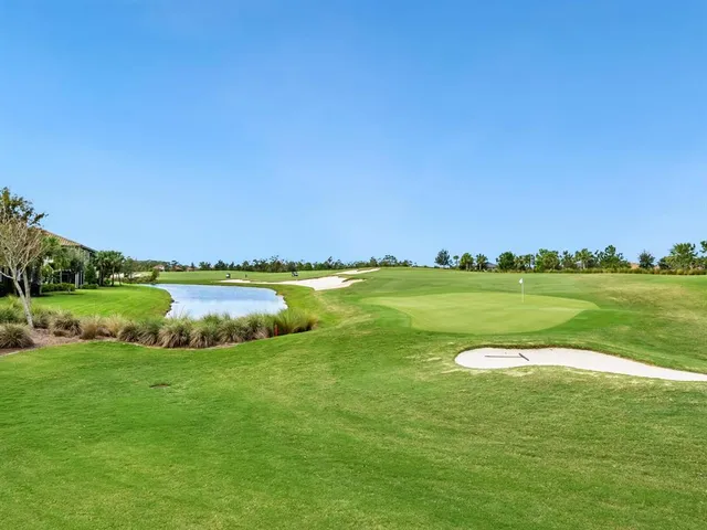 $250,000 | 17108 Vardon Terrace, Unit 105, Bradenton, FL 34211