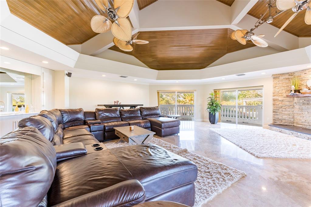 2268 Kings Point Drive Largo, FL 33774 - Photo 29 of 84