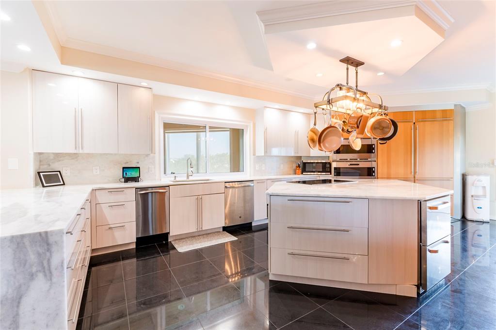 2268 Kings Point Drive Largo, FL 33774 - Photo 36 of 84