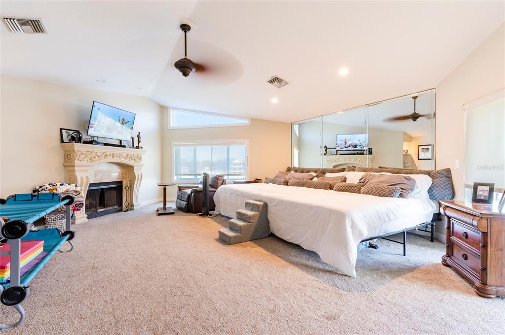 2268 Kings Point Drive Largo, FL 33774 - Photo 42 of 84