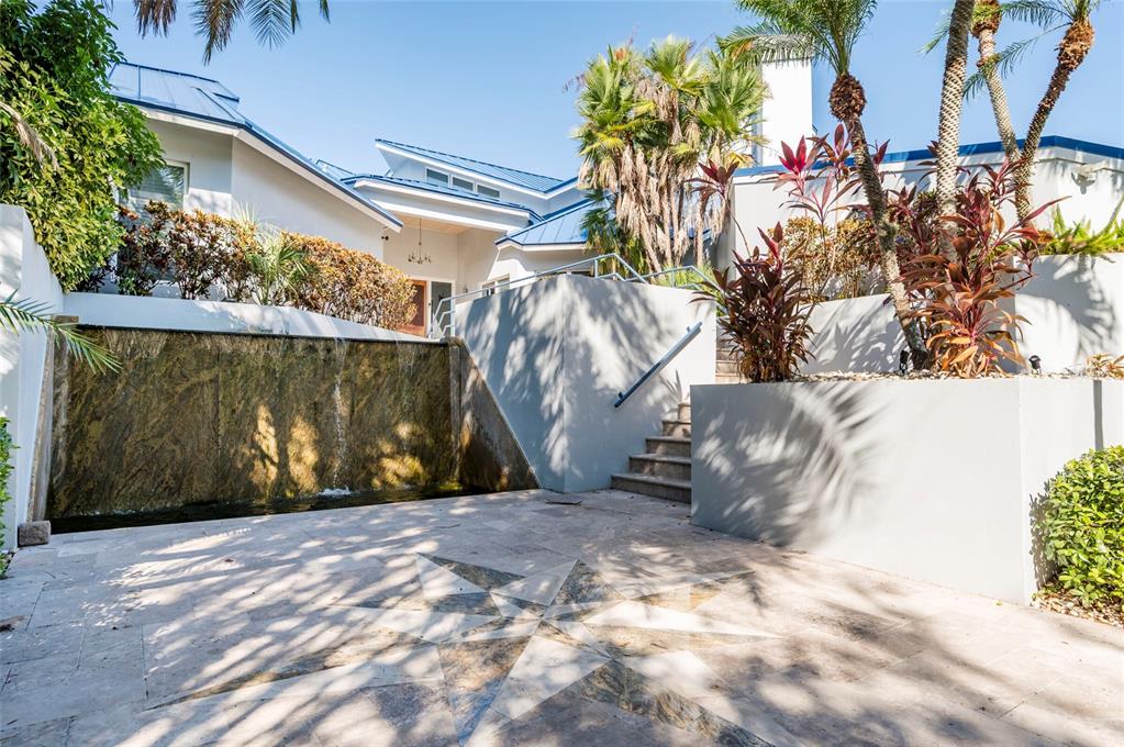 2268 Kings Point Drive Largo, FL 33774 - Photo 5 of 84