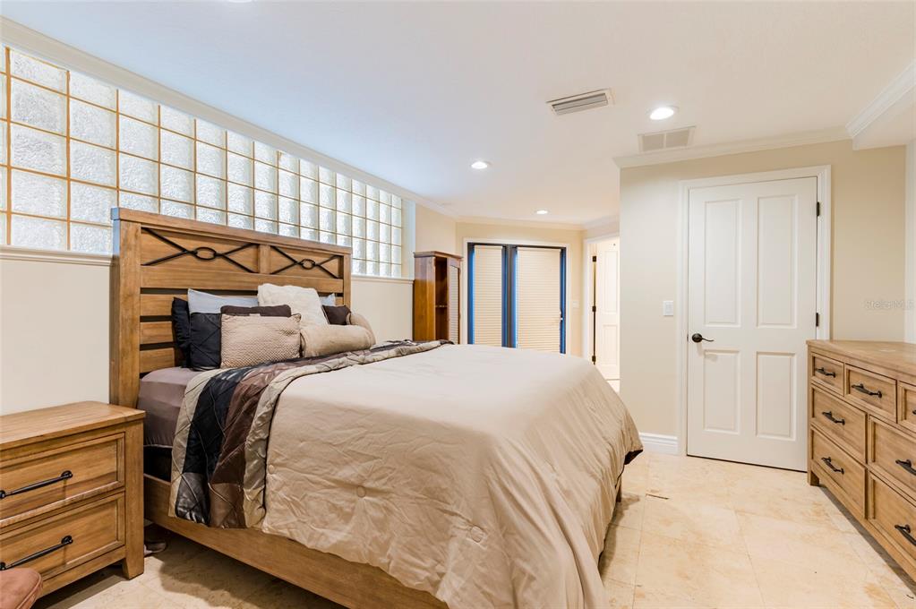 2268 Kings Point Drive Largo, FL 33774 - Photo 59 of 84