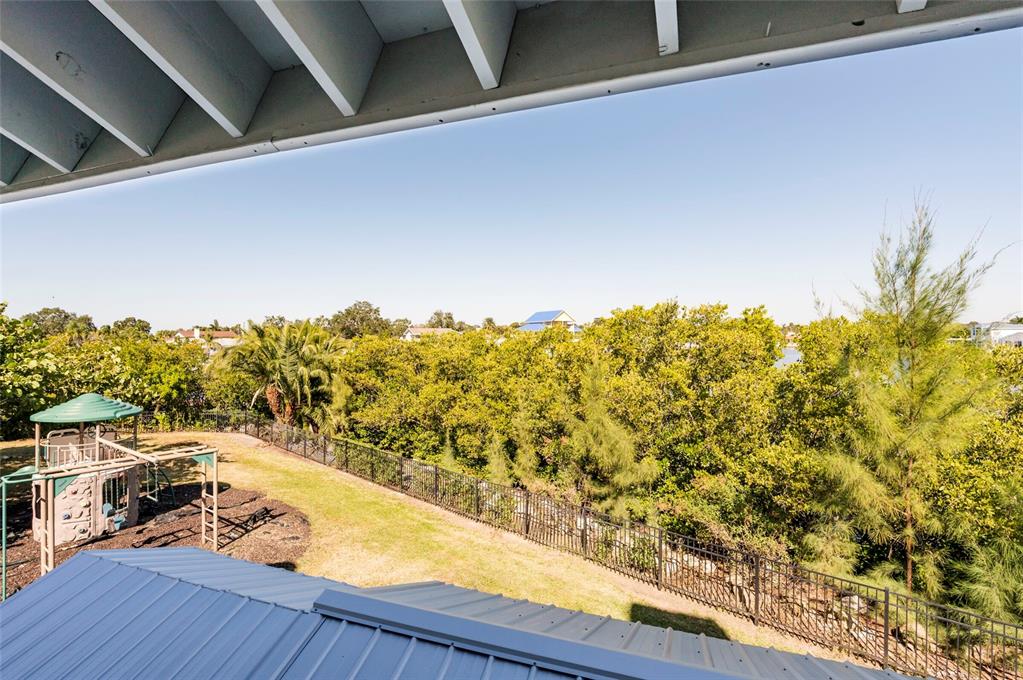 2268 Kings Point Drive Largo, FL 33774 - Photo 63 of 84