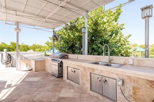 $8,000,000 | 2268 Kings Point Drive, Largo, FL 33774
