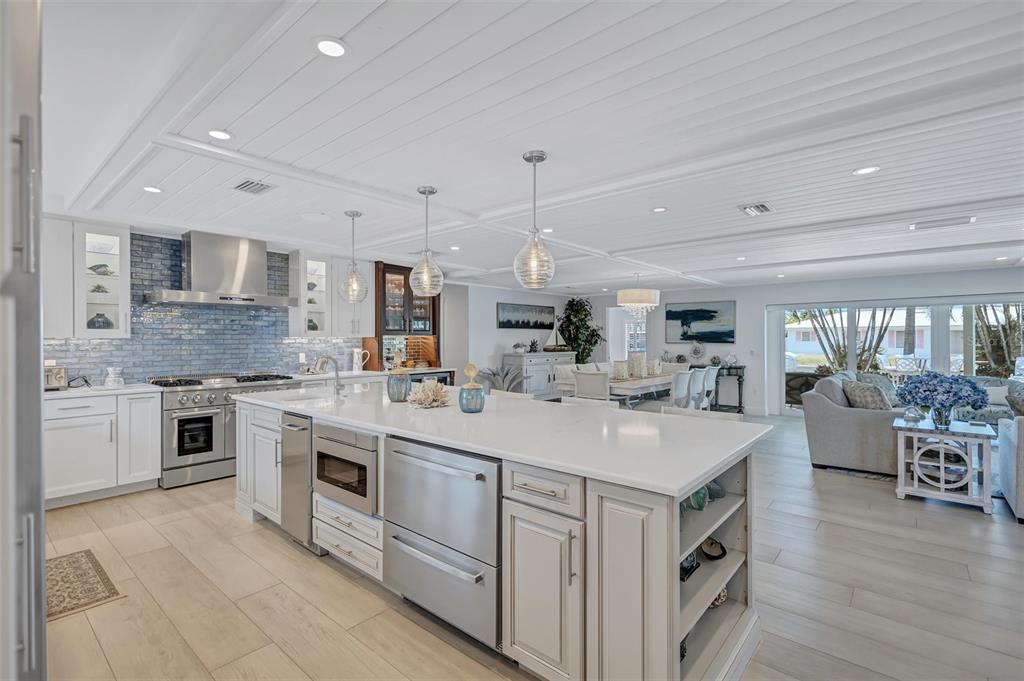 571 Ranger Lane Longboat Key, FL 34228 - Photo 27 of 89 Gallery Image 27