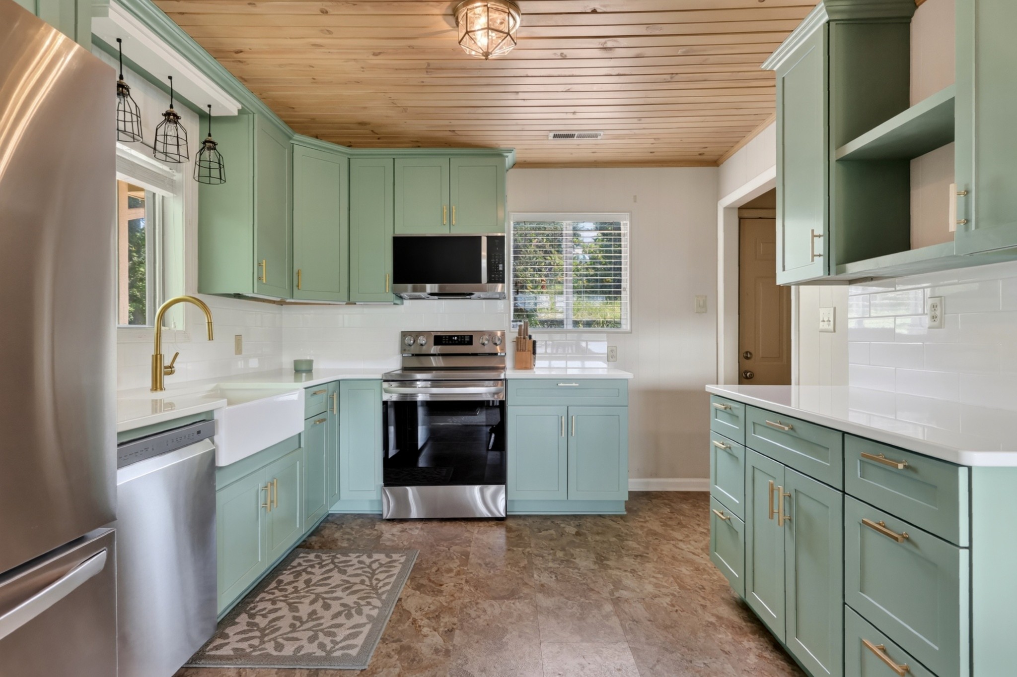 258 Captain Point Silver Point, TN 38582 - Photo 6 of 35