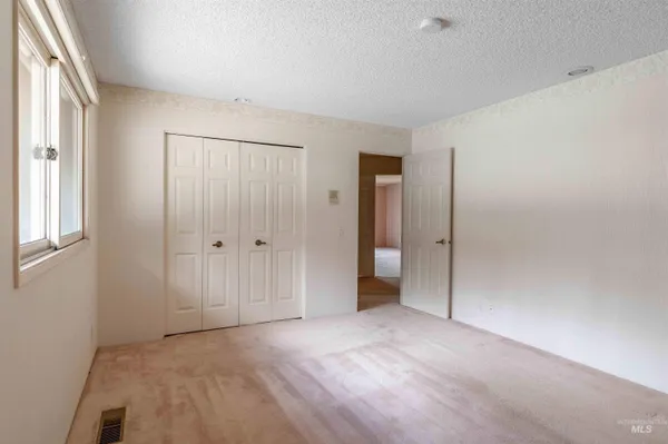 $1,475,000 | 1050 Paradise Ridge Road, Moscow, ID 83843