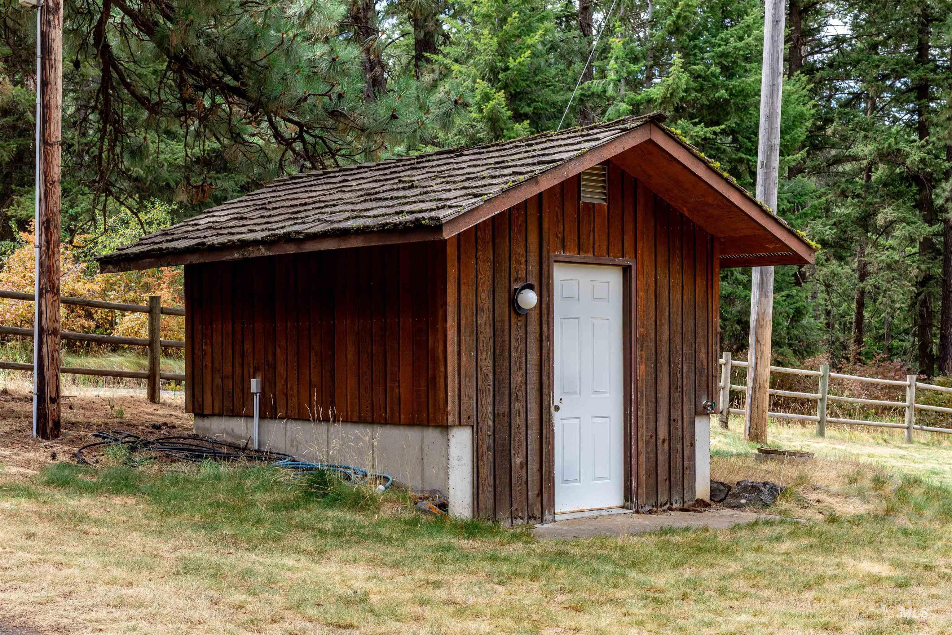1050 Paradise Ridge Road Moscow, ID 83843 - Photo 38 of 49 View of shed
