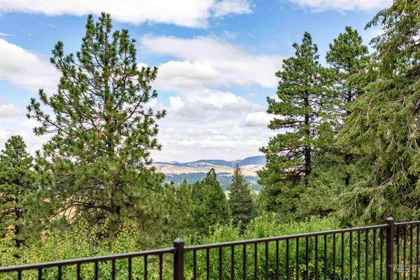 $1,475,000 | 1050 Paradise Ridge Road, Moscow, ID 83843