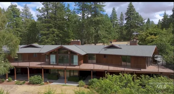 $1,475,000 | 1050 Paradise Ridge Road, Moscow, ID 83843