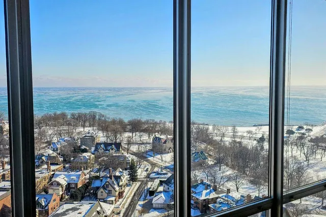 $2,750 | 1918 East Lafayette Place, Unit 1007, Milwaukee, WI 53202