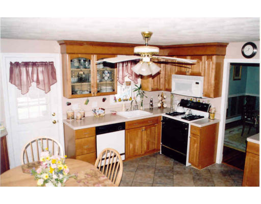 5 Enmore Road Saugus, MA 01906 - Photo 4 of 18 Gallery Image 4