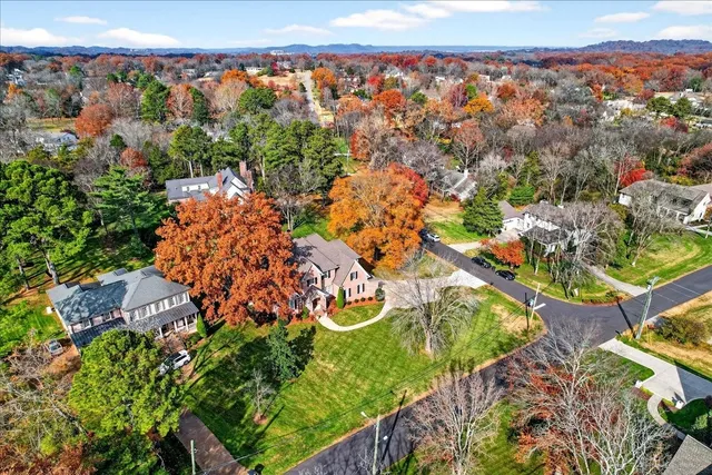 $2,650,000 | 201 West Meade Drive, Nashville, TN 37205