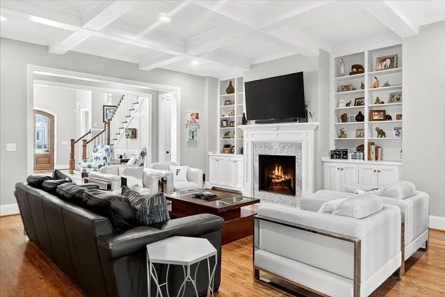 $2,650,000 | 201 West Meade Drive, Nashville, TN 37205