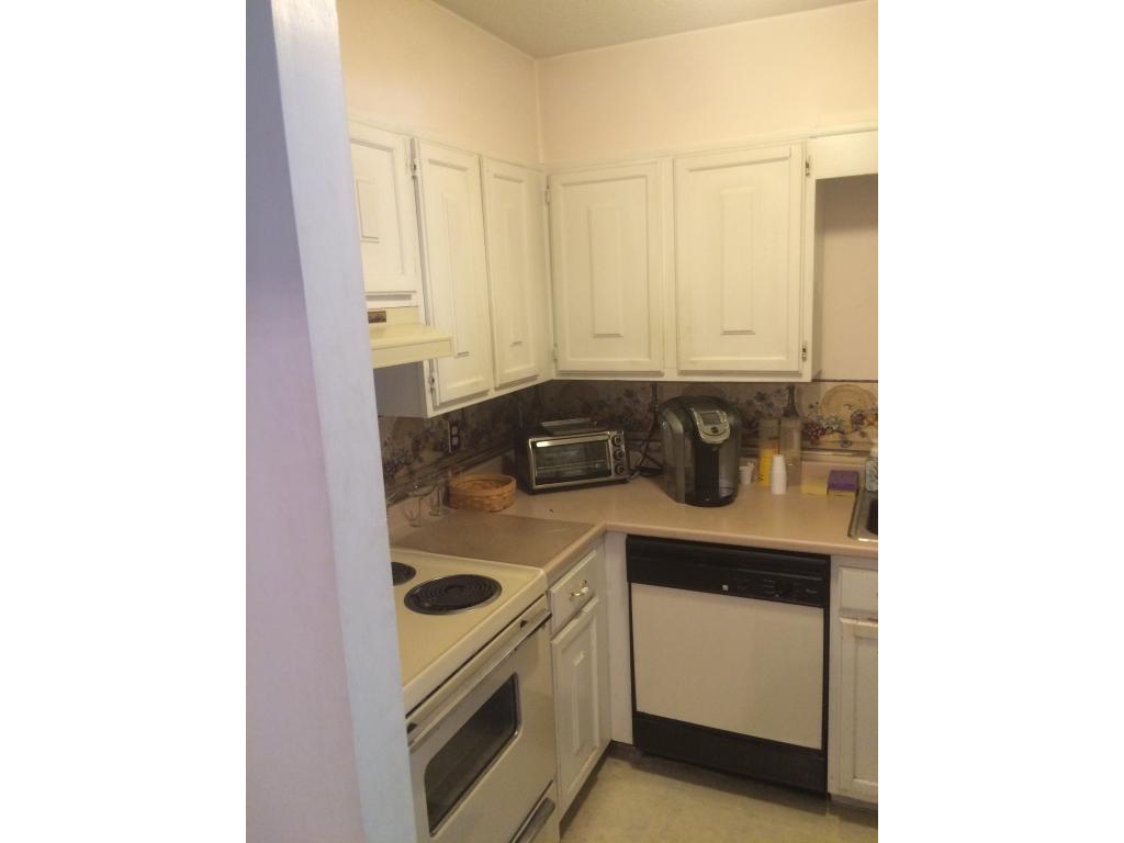1 Bittersweet Road, Unit 15 Nashua, NH 03060 - Photo 2 of 6