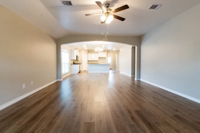 $2,400 | 1022 Fannin Street, Brenham, TX 77833