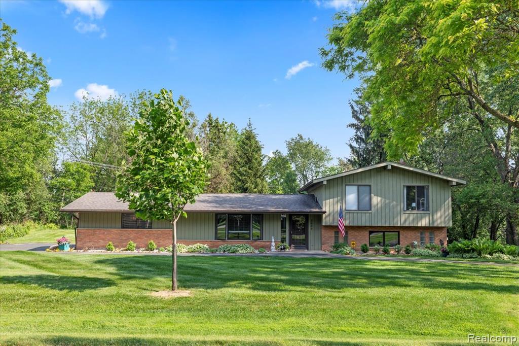 2689 Roseview Drive Rochester Hills, MI 48306 - Photo 3 of 74