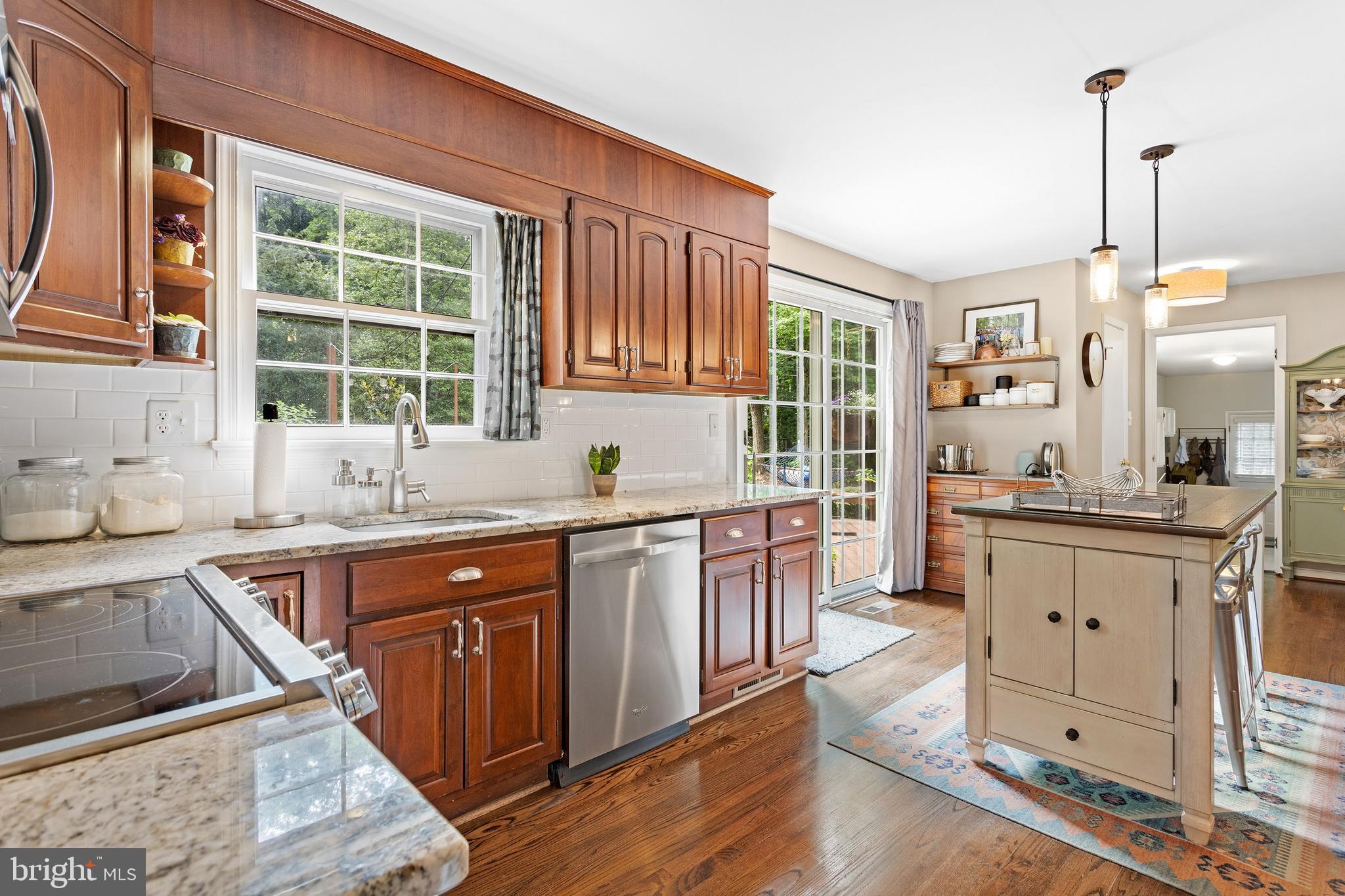 4301 Wakefield Drive Annandale, VA 22003 - Photo 10 of 45