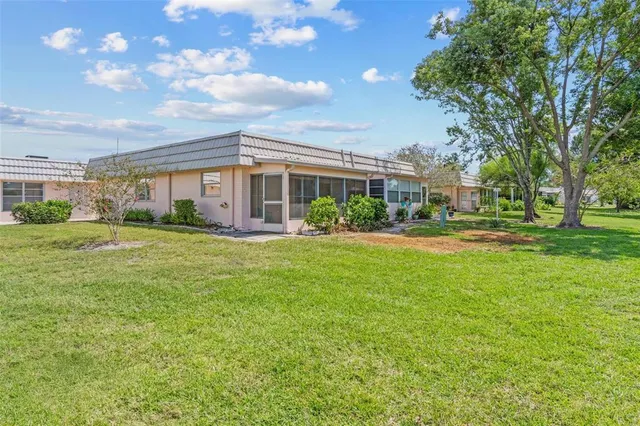 $119,500 | 201 Bedford Trail, Unit 123, Sun City Center, FL 33573