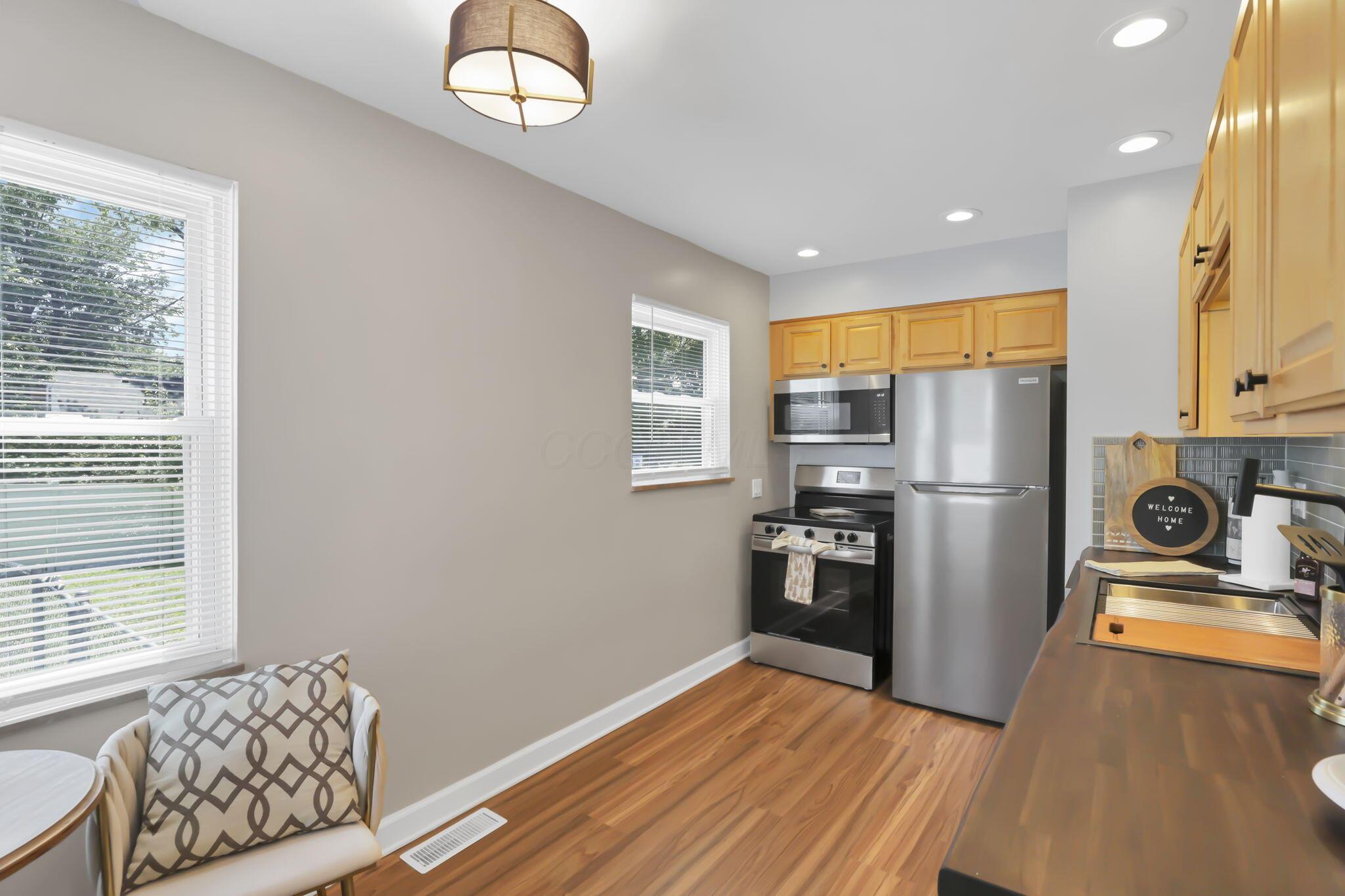 142 North Kellner Road Columbus, OH 43209 - Photo 15 of 62 Kitchen