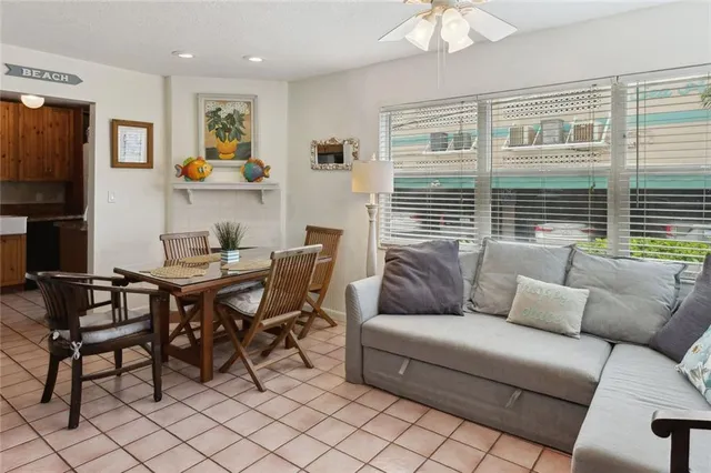 $2,500 | 301 Van Buren Street, Hollywood, FL 33019