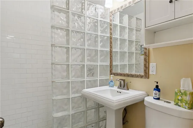 $2,500 | 301 Van Buren Street, Hollywood, FL 33019