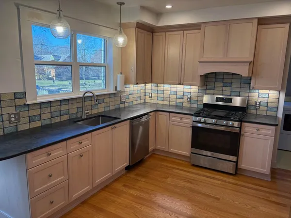 $2,500 | 433 McKinley Street, Chelsea, MI 48118