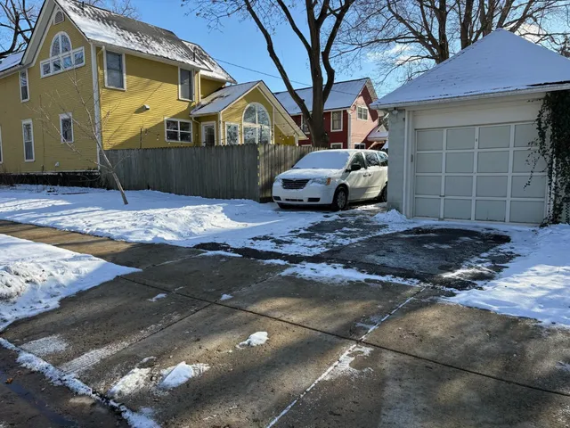 $2,500 | 433 McKinley Street, Chelsea, MI 48118