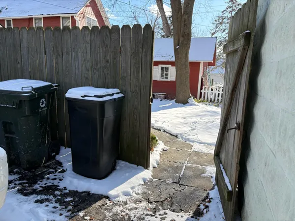 $2,500 | 433 McKinley Street, Chelsea, MI 48118