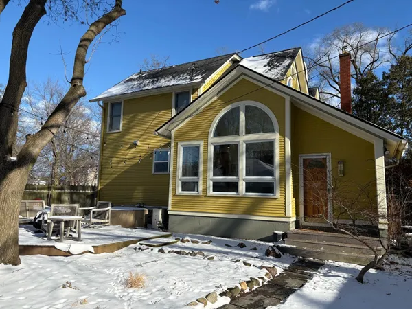 $2,500 | 433 McKinley Street, Chelsea, MI 48118