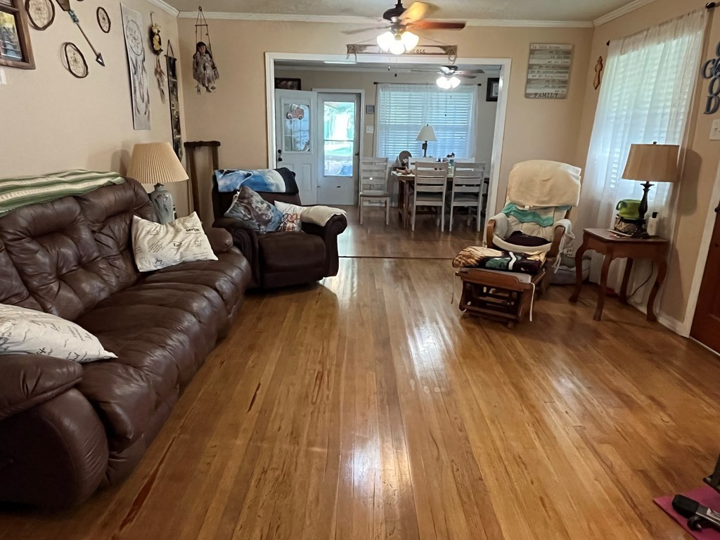 1158 Johnston Station Road Summit, MS 39666 - Photo 8 of 14 Living Room