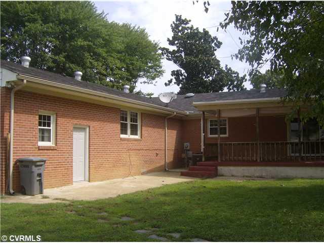 7400 Hopkins Road Richmond, VA 23237 - Photo 2 of 13 Exterior Back