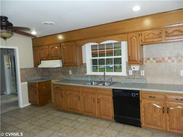 7400 Hopkins Road Richmond, VA 23237 - Photo 12 of 13 Kitchen