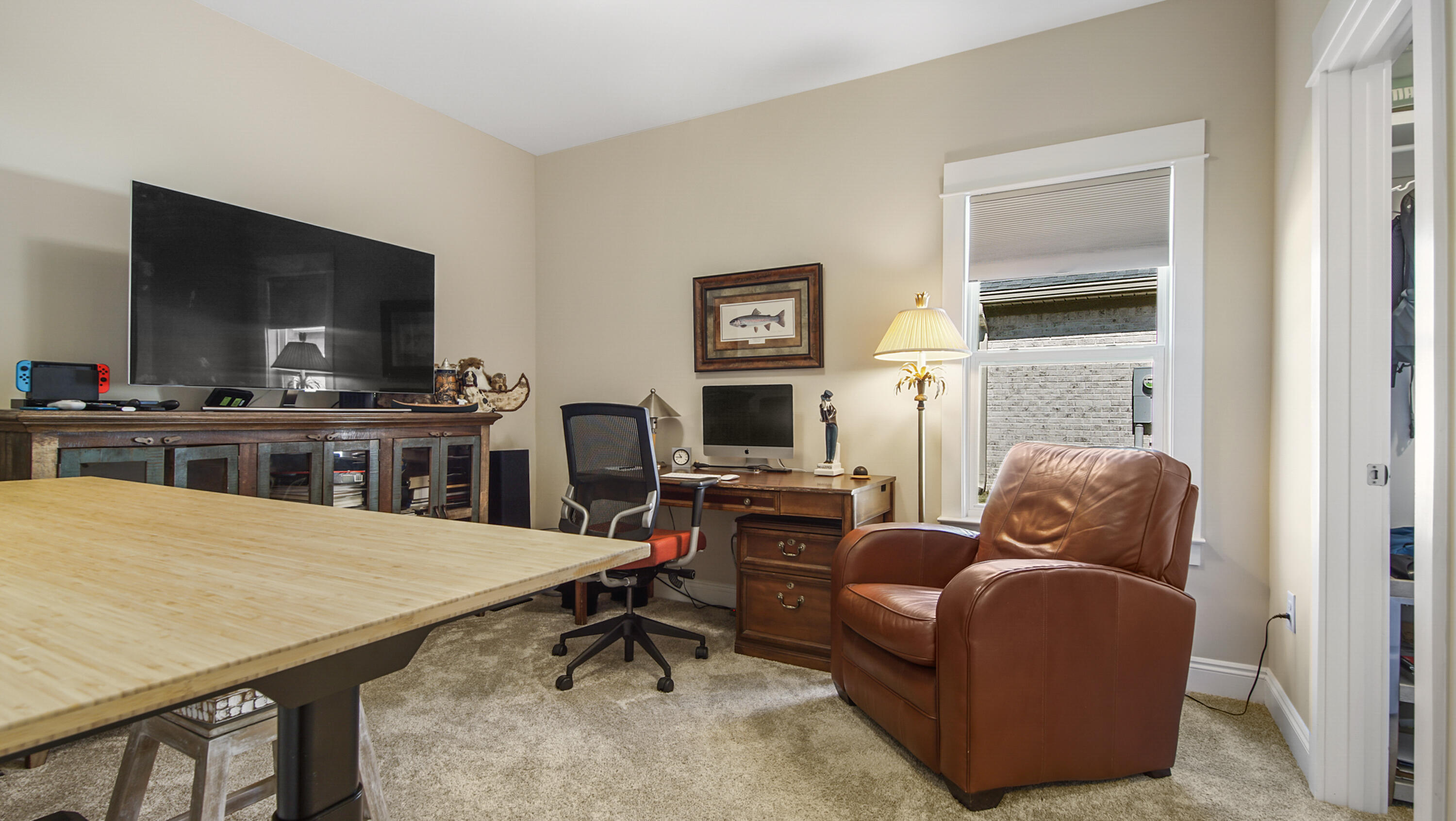 194 Mill Pond Cove Freeport, FL 32439 - Photo 34 of 89 a living room with furniture and a flat screen tv