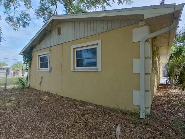 $2,549 | Undisclosed Address, Largo, FL 33771