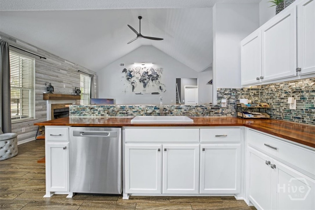 107 Buford Hill Road Eden, GA 31307 - Photo 21 of 51 KITCHEN OVERLOOKING FAMILY ROOM