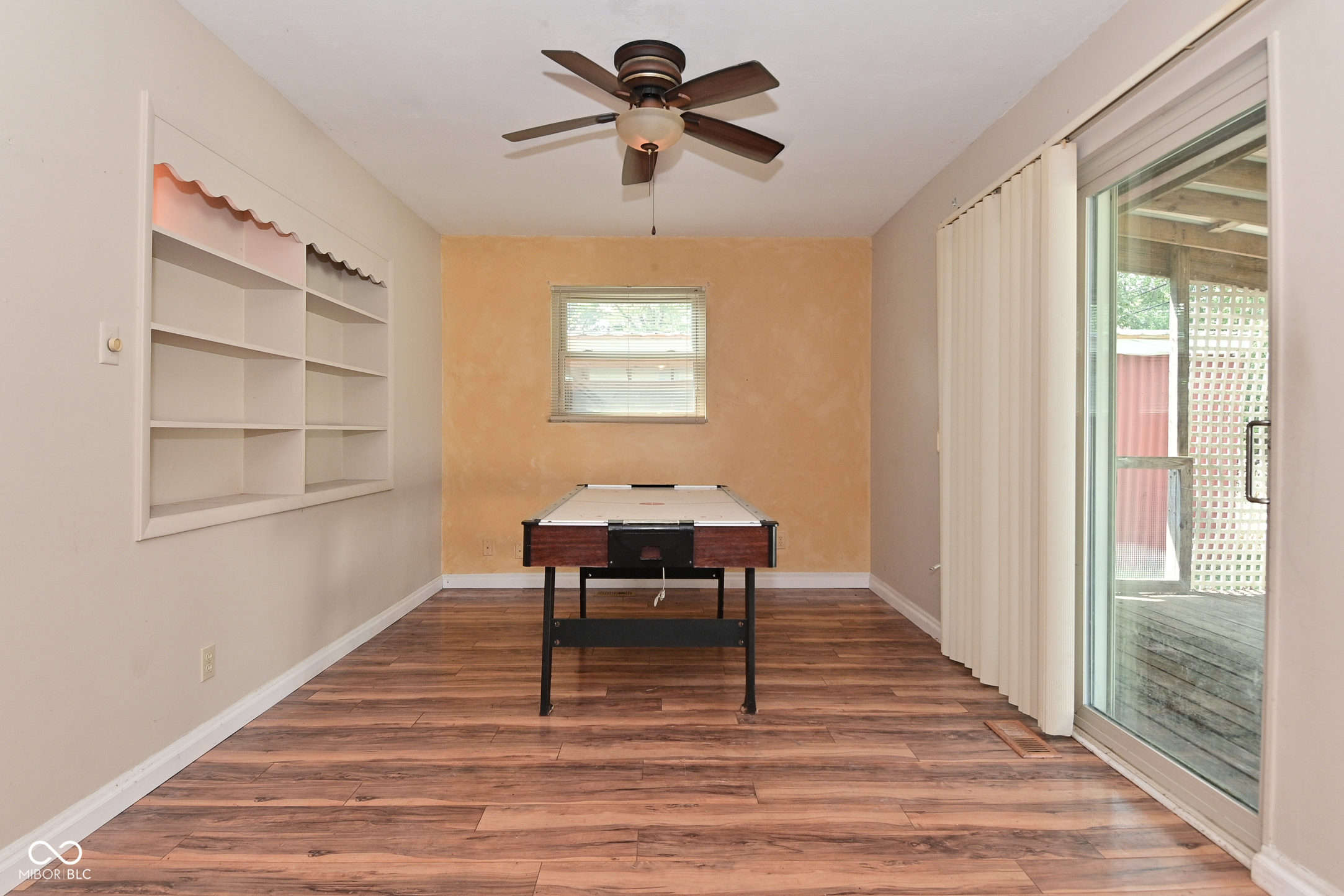 410 East Southport Road Indianapolis, IN 46227 - Photo 13 of 28