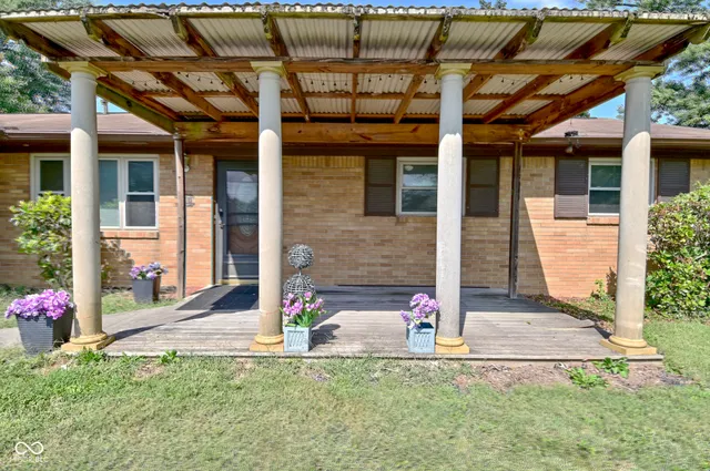 $224,900 | 410 East Southport Road, Indianapolis, IN 46227
