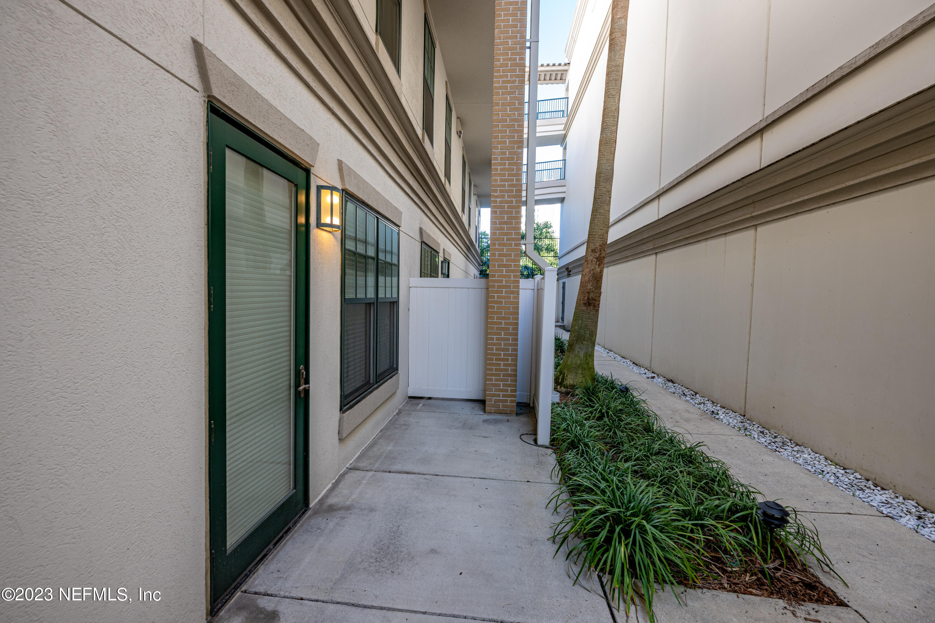 1661 Riverside Avenue, Unit 119 Jacksonville, FL 32204 - Photo 36 of 45 a view of an entryway